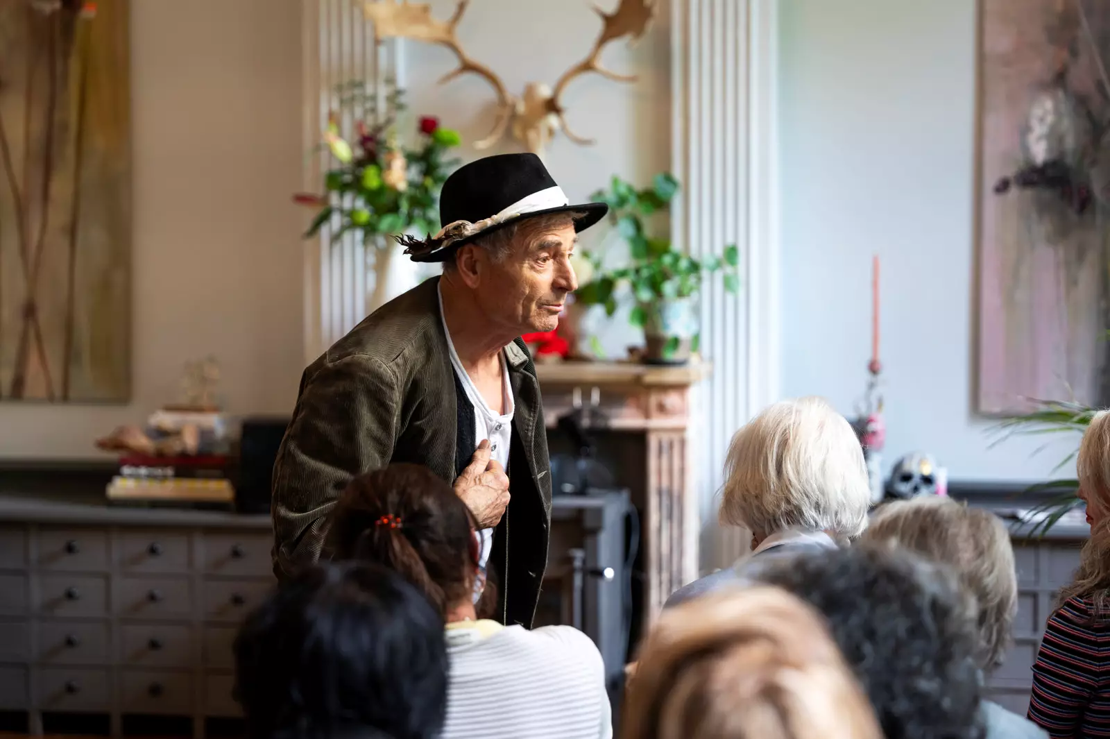 Huiskamervoorstelling april 2024