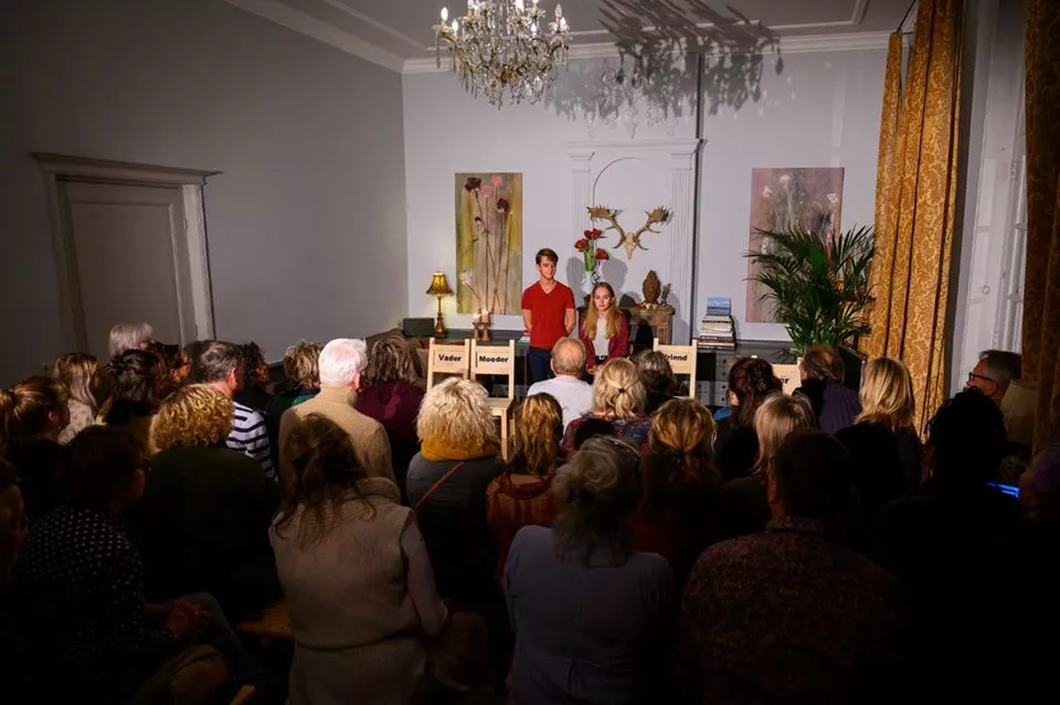 Sally & Molly in de huiskamer 2020