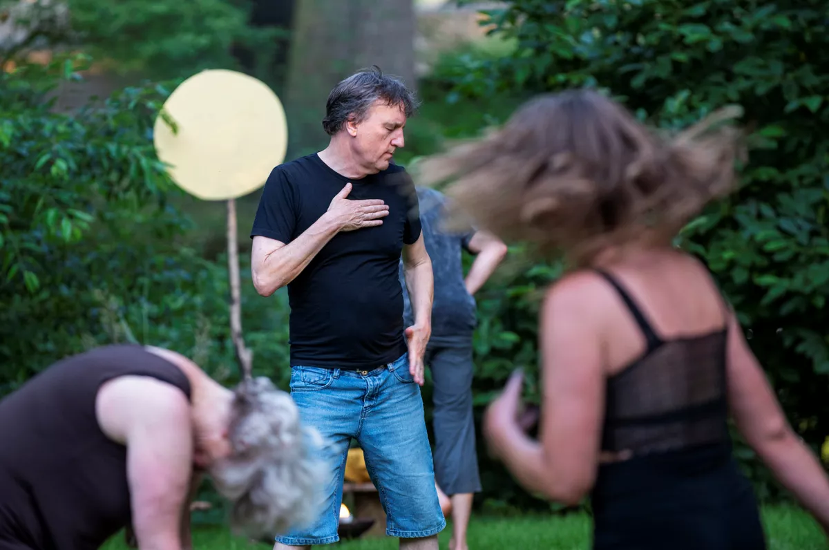 Midzomerdans 2020 bij Yell & Yonkers in de tuin